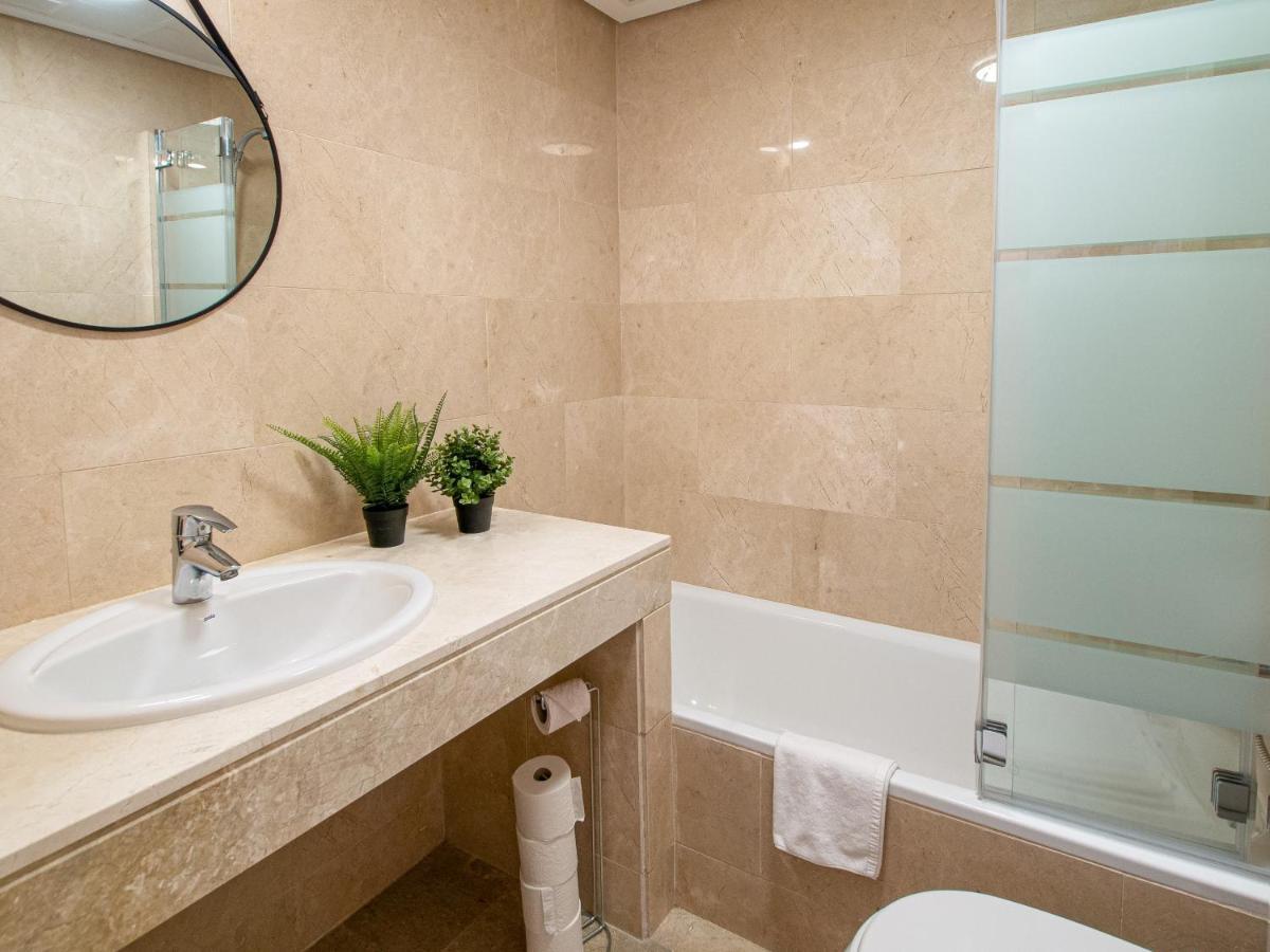 Coto Real 2359 Apartment Манилва Екстериор снимка