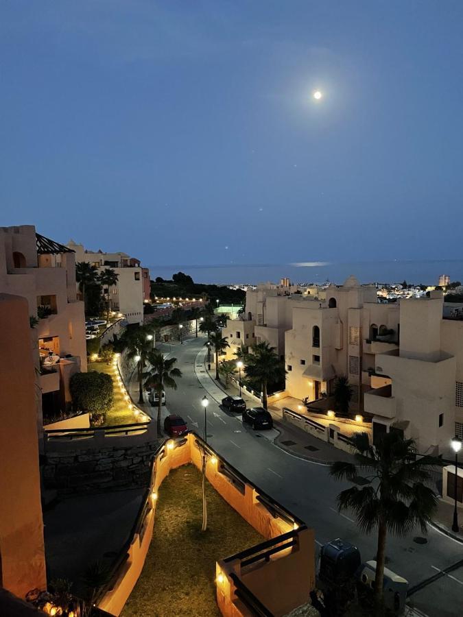 Coto Real 2359 Apartment Манилва Екстериор снимка